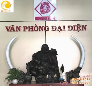 Bộ tượng di lặc, đôi kỳ lân ngà voi bày VP đại diện