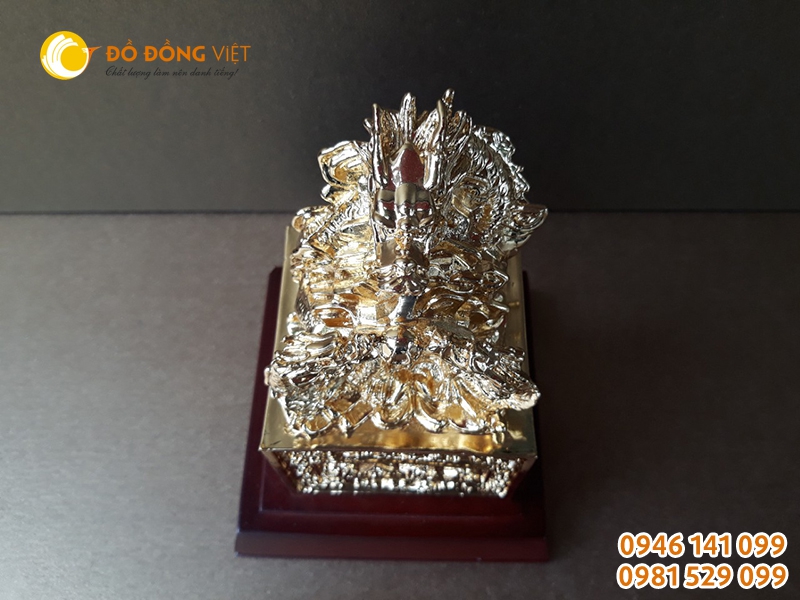 Vật phẩm phong thủy ấn rồng mạ vàng đẹp tinh xảo