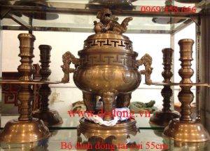 Đỉnh đồng tai cui dáng cổ đồng đỏ