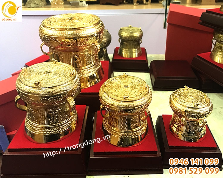 mẫu trống đồng quà tặng để bàn nhỏ dk 10,12,15,20cm khắc lời tặng