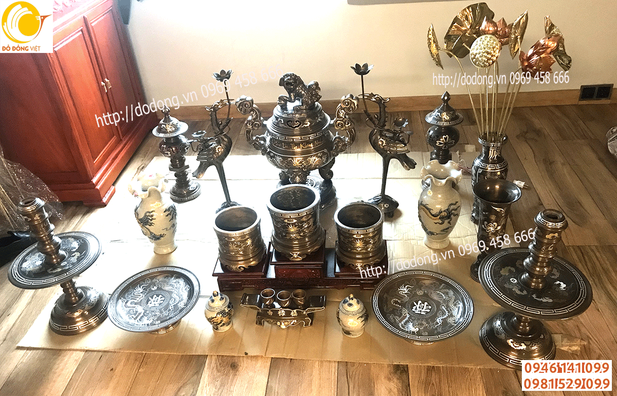 Bộ đỉnh đồng ngũ sắc 60 bày tại Biệt thự Vinhomes