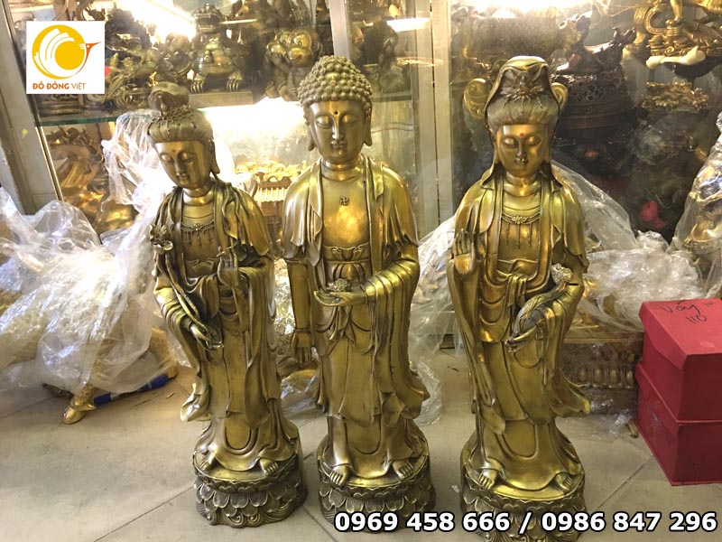 Tượng Phật bằng đồng vàng với kích thước Cao 80cm nặng khoảng 30kg