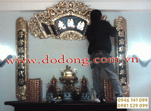 Treo cuốn thư hay hoành phi trên bàn thờ gia tiên