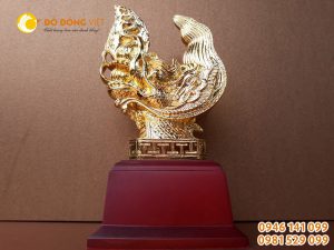 Mô hình đầu rồng thời Lý mạ vàng