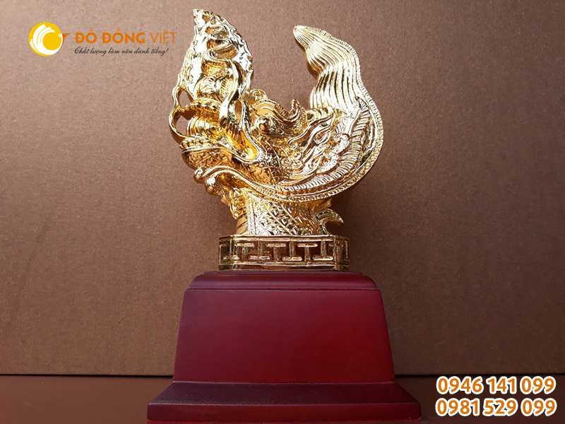 Mô hình đầu rồng thời Lý mạ vàng