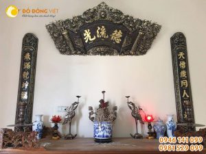 Hoành phi, cuốn thư câu đối bằng đồng hun giả cổ 1m76