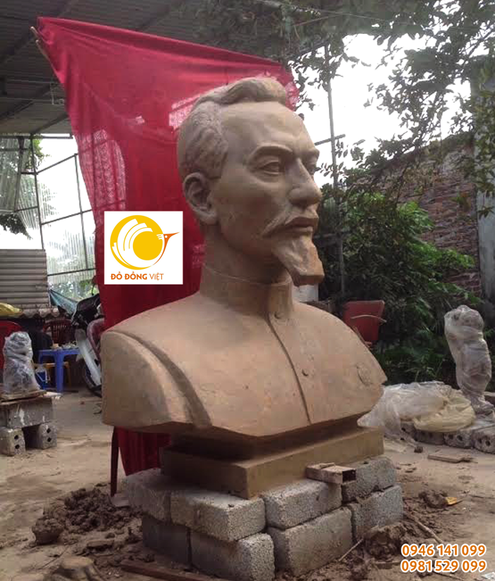 Mẫu tượng nhà cách mạng nga cao 145cm đúc đồng nguyên khối