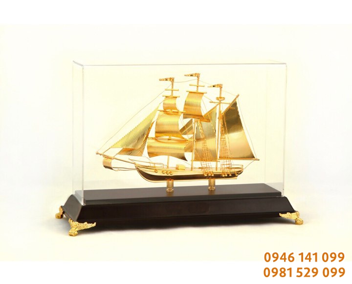Thuyền buồm phong thủy để bàn làm việc 30 cm