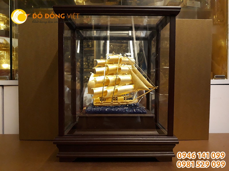 Quà tặng thuyền buồm cho đối tác kinh doanh quốc tế