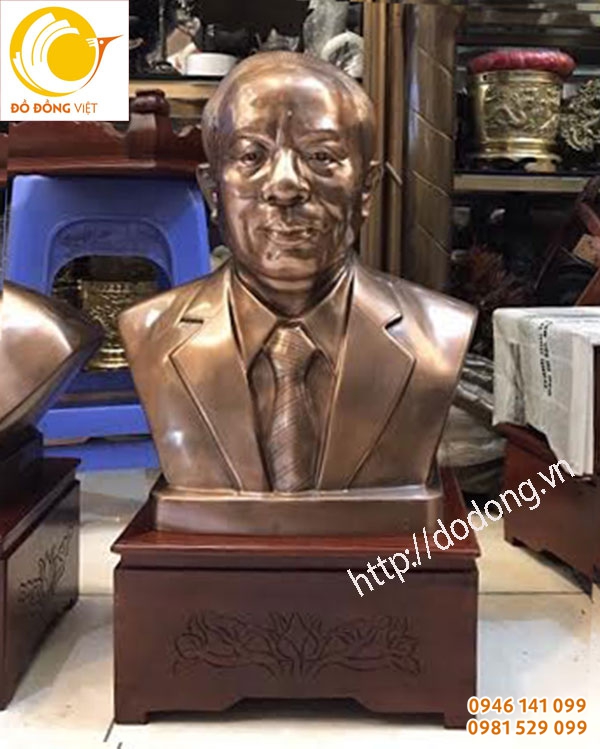 Chân dung cao 48cm qua ảnh,tạo mẫu,đúc đồng hoàn thiện