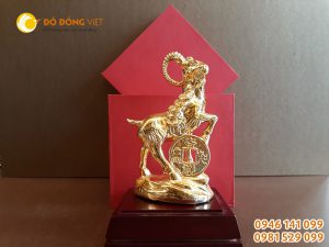 Tượng dê phong thủy mạ vàng, giá bán tượng dê phong thủy