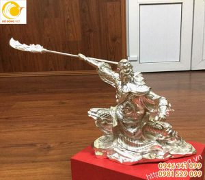 Đúc tượng quan công múa đao bằng bạc 999,9