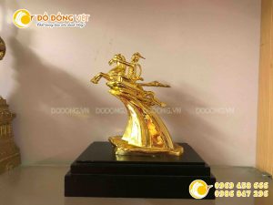 Tượng thánh gióng, tượng đồng thánh gióng mạ vàng