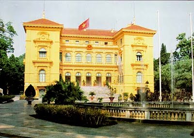 treo quốc huy bằng đồng trụ sở làm việc hành chính