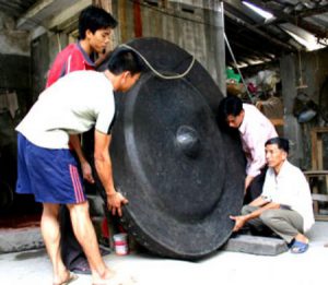 Chiêng đồng gò lớn nhì Việt Nam tại