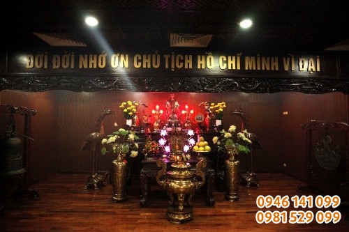 bàn thờ bác hồ