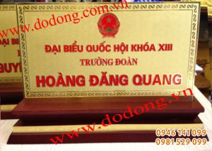 Biển chức danh để bàn bằng đồng