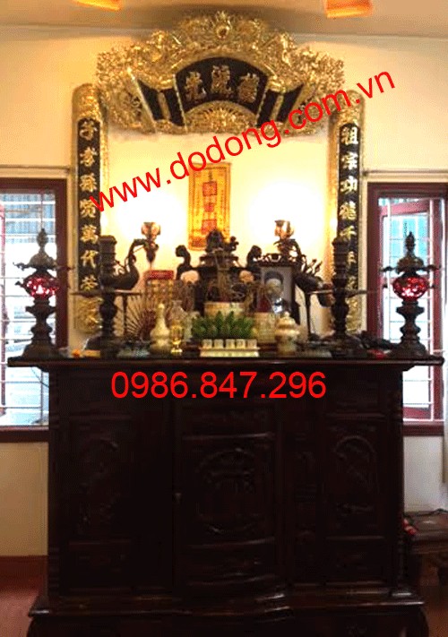Mẫu bàn thờ gia tiên bằng đồng