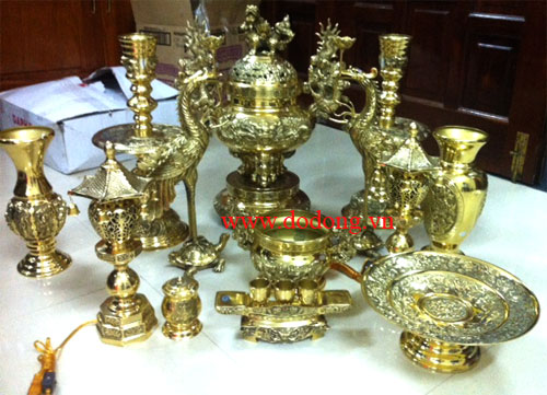 Vật dụng cần thiết trên bàn thờ trong gia đình