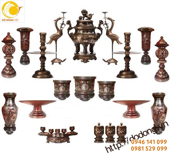 Cách bày bộ đồ thờ đồng chạm khảm tam khí trên bàn thờ