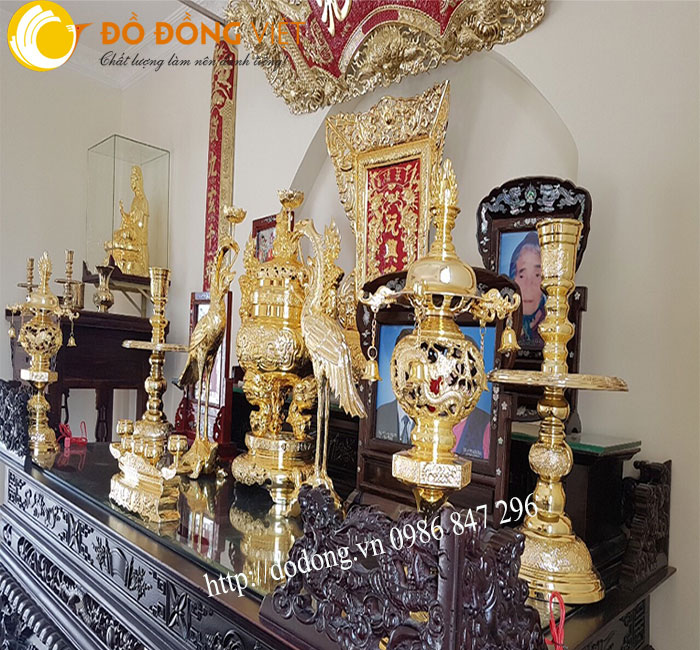 sản phẩm lư đồng, đỉnh đồng mạ vàng trang trí bàn thờ gia tiên đẹp
