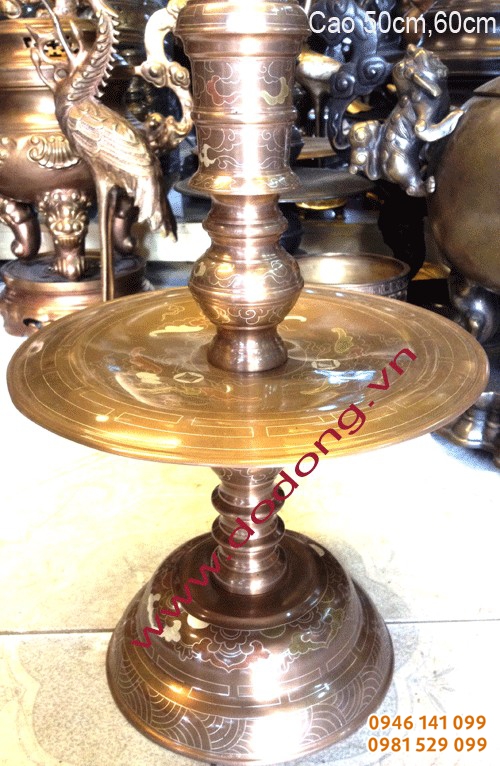 Chân nến đúc đồng đỏ khảm ngũ sắc 55cm trong bộ đồ thờ ngũ sự 55cm