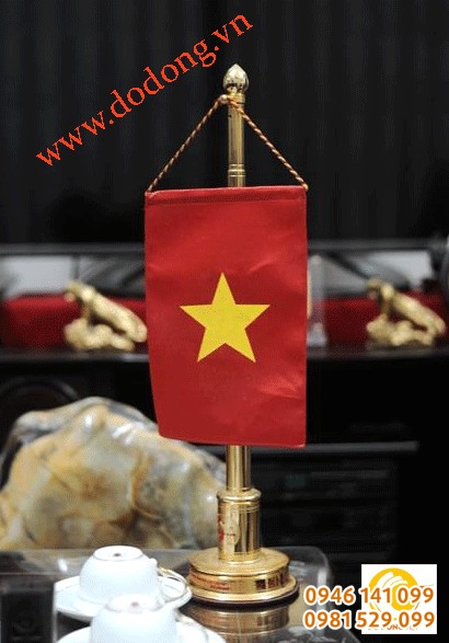 Tượng khuê văn các, cột cờ để bàn mạ vàng