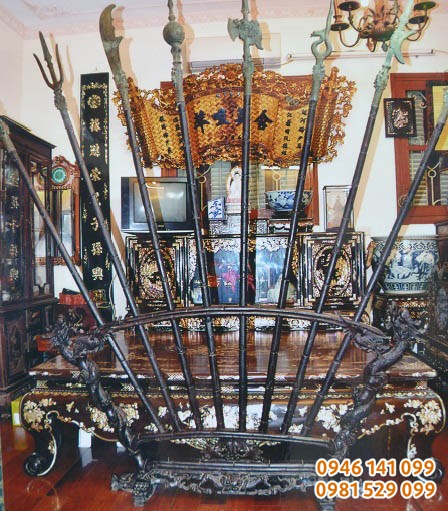Gía bát bửu bằng đồng đầu đầu đế gỗ