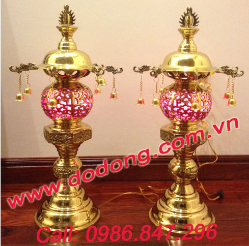 Đôi đèn thờ bằng đồng cao 0,9m đồ thờ cúng