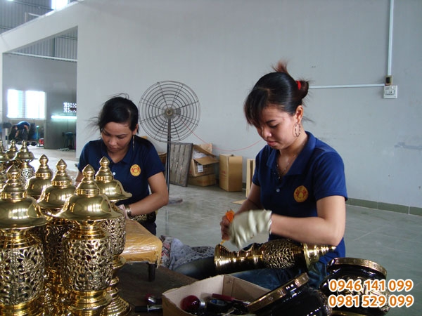 Đôi đèn phổ chiếu sản xuất theo công nghệ đúc 3d hình quả dứa