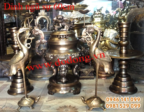 Đỉnh đồng dáng cổ hun đồng cổ đỉnh bày nhà thờ