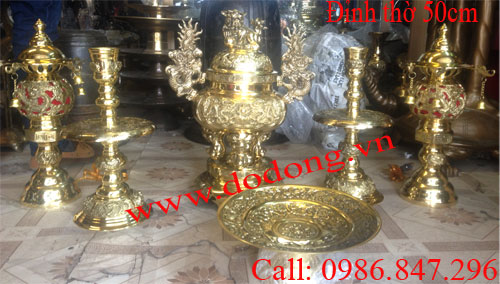 Đỉnh đồng tam sự soos3 cao 50cm gồm 1 đỉnh,2 chân nến, đôi đèn 40cm
