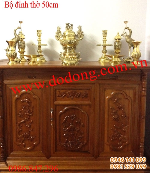 Mẫu bàn thờ gia tiên bày bộ đồ thờ đài loan đồng dapha cao 50cm