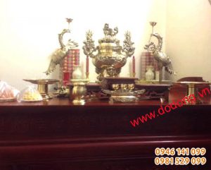 Trang trí bàn thờ gia tiên tại HCM