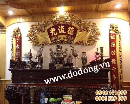 Mẫu bàn thờ dùng bộ đỉnh đồng khảm ngũ sắc