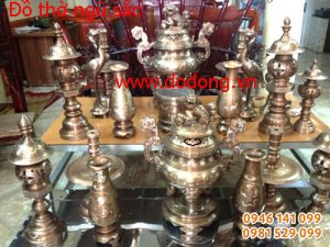 Đồ đồng việt nhận chế tác theo yêu cầu của Qúy khách, khảm vàng, bạc lên đỉnh đồng để mang lại vẻ đẹp tâm linh nơi thờ tự