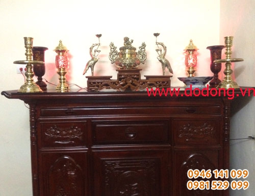 Bộ bàn thờ gia đình kích thước 61x153cm bày bộ đồ đồng thờ cúng số 2 cao 45cm ngũ sự