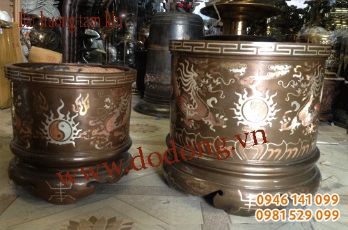 Bát hương đồng khảm tam khí