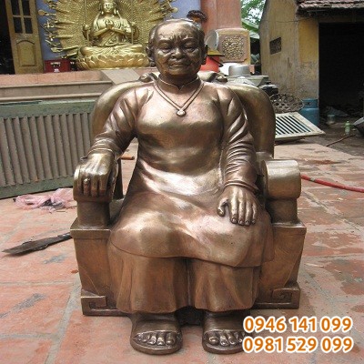 mẫu tượng chân dung ngồi