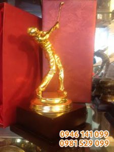 Giai golf mạ vàng 24k tượng đồng golf cup golf