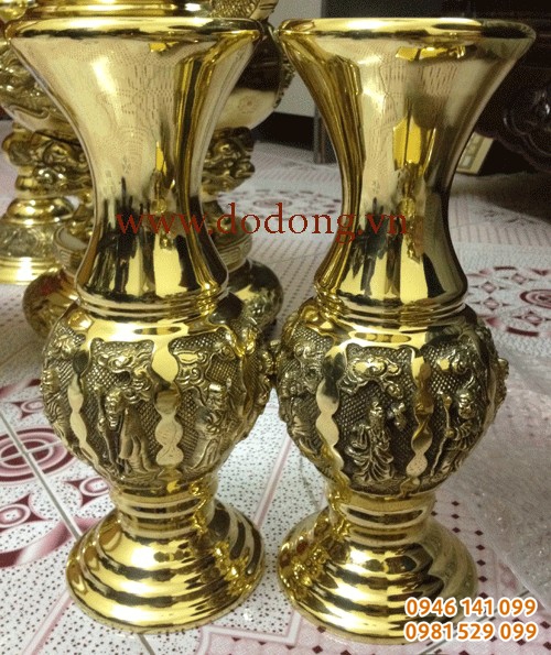 Đôi lọ hoa đồng đúc hình bát tiên xung quanh
