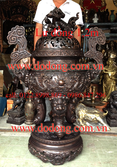 Đỉnh đồng lư hương cao 1,2m bày nhà thờ