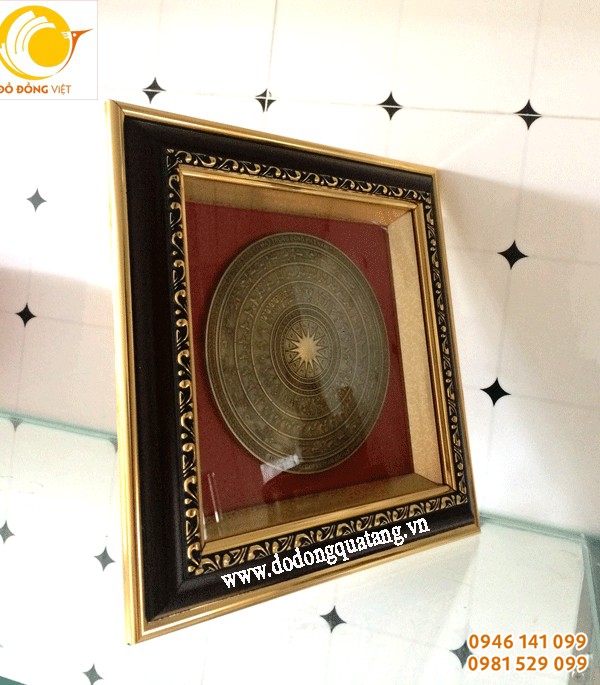 Qùa tặng tranh trống đồng đúc 16cmkhung 25cm