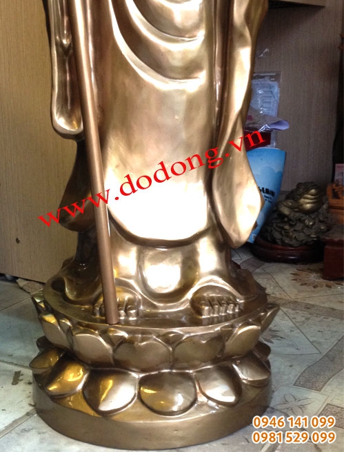 Tượng đứng đài sen