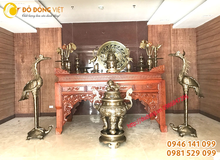 Phòng thờ Bác hồ và cách bày trí vật dụng bằng đồng cao cấp