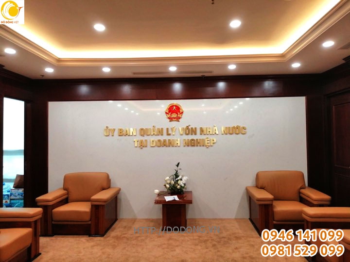 quốc huy đúc đồng mạ vàng dk 35 cm