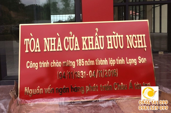 chế tác biển đồng mạ vàng