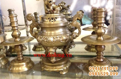 Bộ đinh thờ hun màu đồng da cua cao 45cm tam sự đỉnh + 2 chân nến