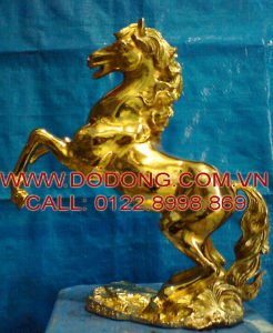 Tượng con ngựa đồng mạ vàng quà tết