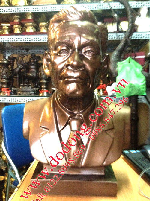 Tượng bán thân ông bà